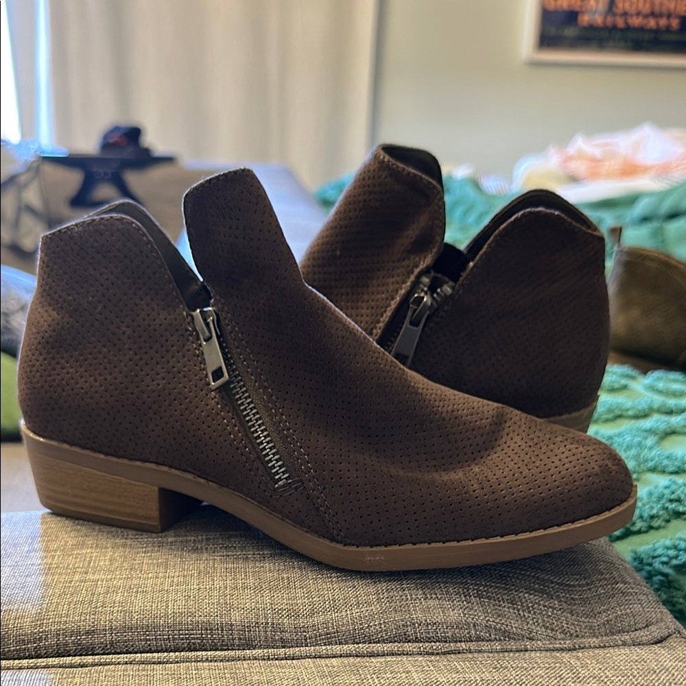 Chic Brown Suede Ankle Boots with Low Heel